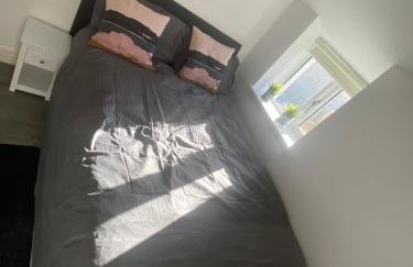 Rhondda Valleys with Breathtaking Riverside Views - Foto 28