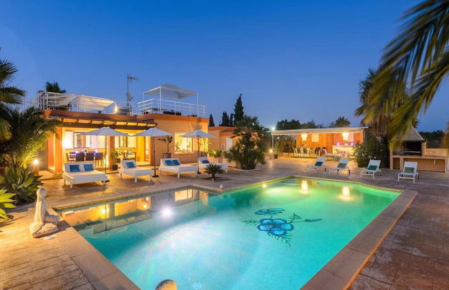 Modern Villa With Pool Near Town - Foto 1