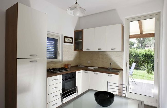 Dolce Mare 2 - Sea Front Apartment - Large Terrace - Wifi and Private Parking - Photo 5