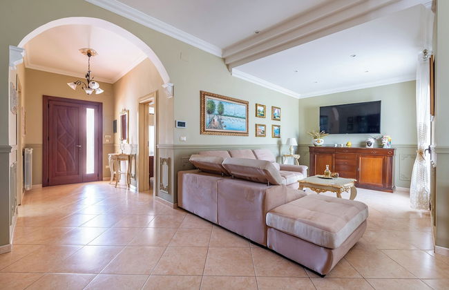 Villa Simone Vacation Villa With Wifi - Photo 8