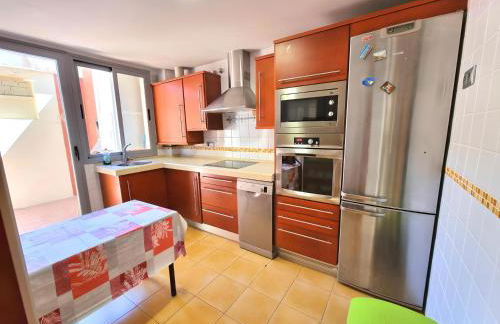 Stunning Home with Outdoor Swimmingpool, 4 Bedrooms and Wifi - Foto 14