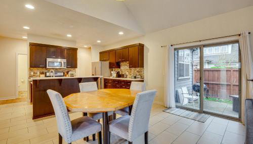 Walk to Autzen Stadium, 3 Mi to UO! Home with Patio - Foto 2