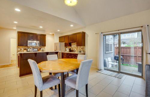 Walk to Autzen Stadium, 3 Mi to UO! Home with Patio - Foto 2