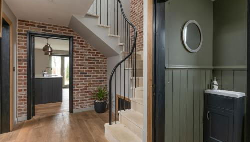 Designer Cotswold post house with external sauna - Foto 3