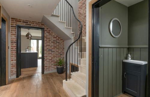 Designer Cotswold post house with external sauna - Foto 3