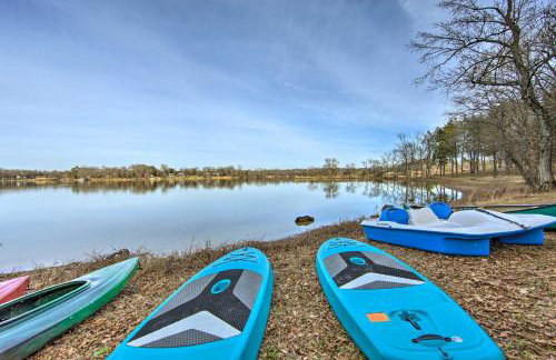 Lakefront Cabin with 2 Lofts, Boats on 4 Acres - Foto 31