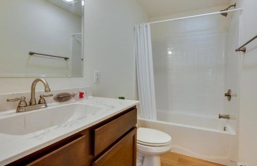 Maine Waterfront Home with Fire Pit and Scenic Views! - Foto 16