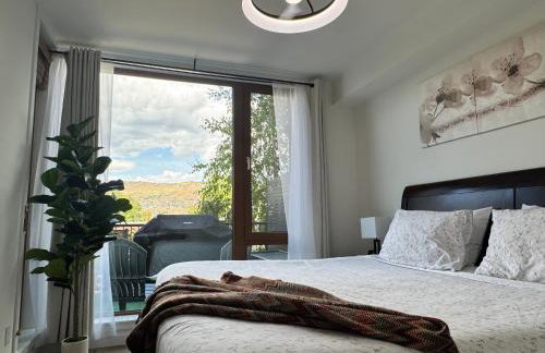 Lakeside luxury with hot tub and pool - Foto 11