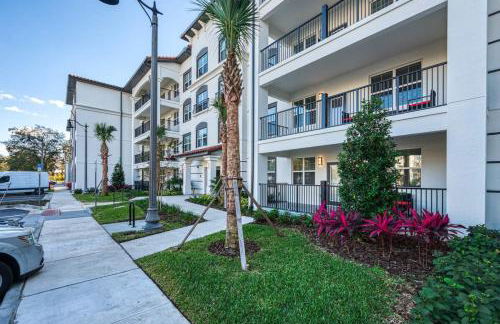 Prime Location-Spacious Condo for 8 Guests - Photo 21