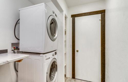 Deck and Mtn Views Libby Home on Golf Course! - Foto 23