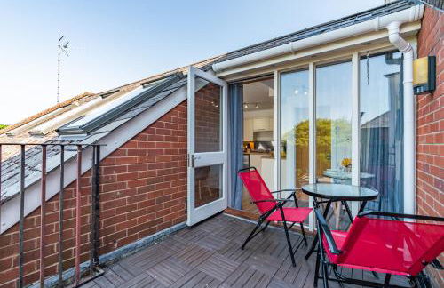 Beautiful Flat Town Centre 55 inch Smart TV + Netflix - Photo 14