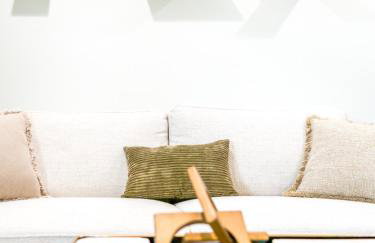 Spacious Disneyland Retreat for 12 wGame Room, Pool Table, King Bed & EV-Friendly - Foto 32