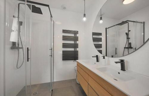 La Villa Sainghin - Piscine et Jacuzzi Privé - Foto 14