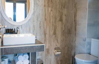 Callista Suites - Photo 32