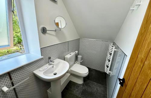 Cozy Studio Attic Retreat in Bettws Newydd - Foto 19