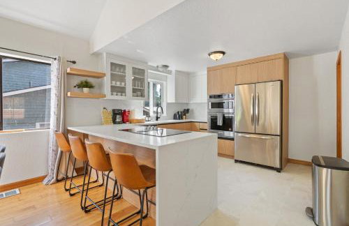 Riverfront w Cedar Hottub, Sauna, Movie Theatre - Photo 58