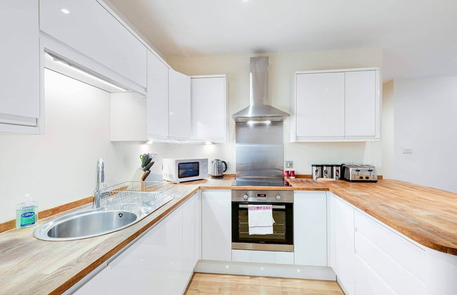 Luxury 2 Bedroom Apartments with Parking - Foto 54