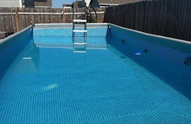 Cozy Stay with Pool Relax with Easy Access to Highway - Foto 14