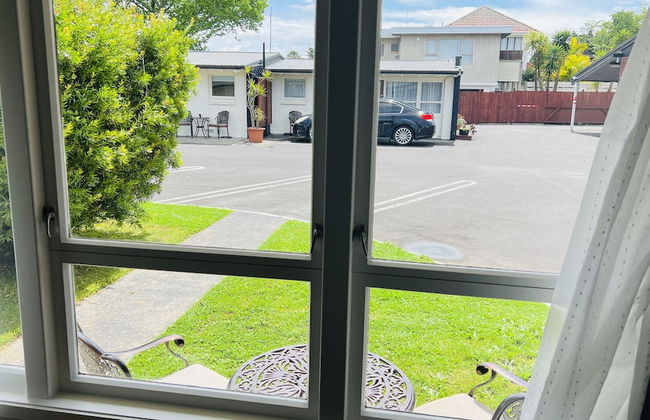 18th Avenue Thermal Motel - Photo 36