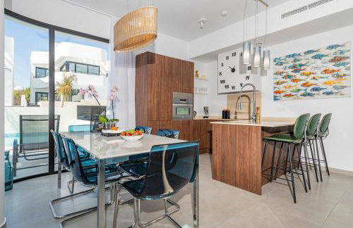 STYLISH VILLA 2018,POOL,3B.R.WIFI,NETFLIX - Foto 15