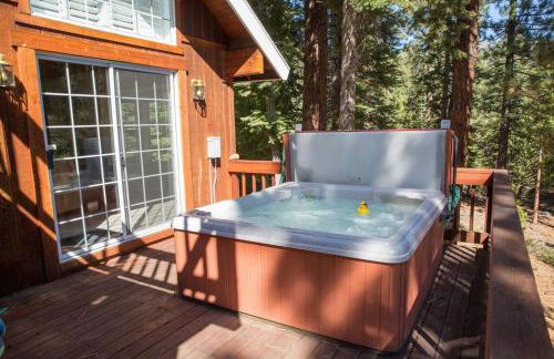 Tahoe Vista Home w/ Spa close to Northstar & Lake - Foto 12