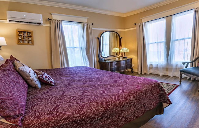 Redtail Suites ~ Entire Home ~ Sleeps 12 ~ Tesla Station - Foto 5