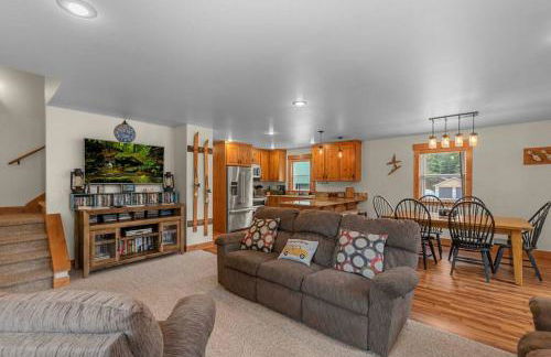 River's Bend Lodge - Hot Tub, Fire Pit, Games & Ski - Foto 21