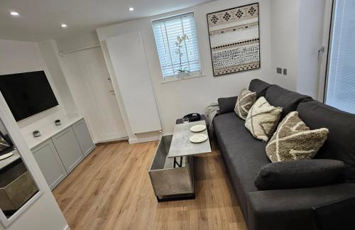 Ground Floor-Modern-Cosy-Private-Whitefield Studio - Foto 12
