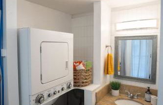 Ground Level Beachfront Studio - Photo 8