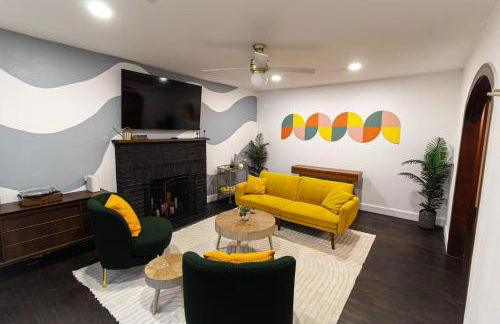 Private home with Hot Tub & Mini Golf & Fun Vibes near downtown Houston - Foto 10