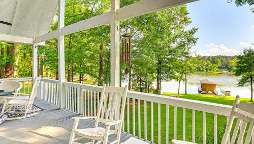 Remote Escape Lake Home with Dock in Sparta! - Foto 1