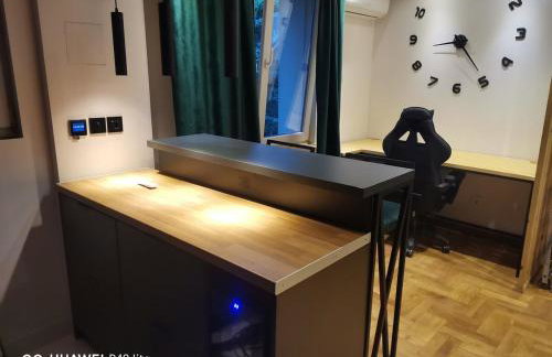 Niesamowita nowoczensa kawalerka w centrum kmicica - Foto 13