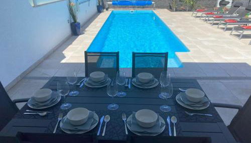 Villa Ashdene - luxury modern villa with large heated pool wifi uk tv bar & BBQ - Foto 3
