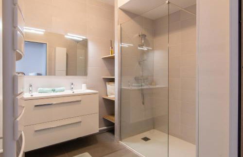 Luxury Mind Vue Exceptionnelle Pied dans l'eau Parkings privés 2 places Climatisation Hyper centre logement d'exception - Foto 47