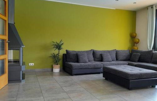 Villa Mediterránea con Cinco Dormitorios y Piscina - Foto 15