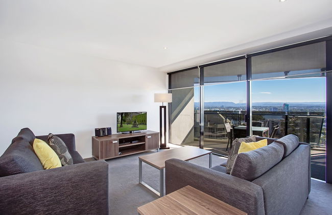 Mantra Circle on Cavill - Photo 50