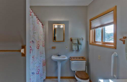 Custom Waterfront Lodge, 4 bed, 4 Bath, Sleeps 12! - Foto 22