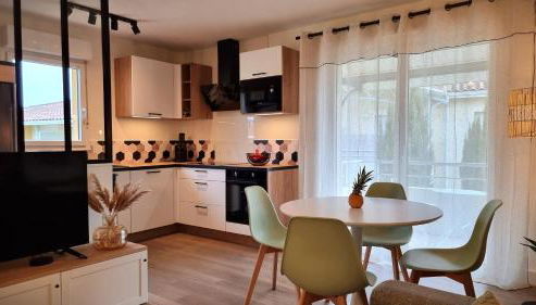 T2 quartier Mermoz, 2 places de parking privées - Foto 2, stove