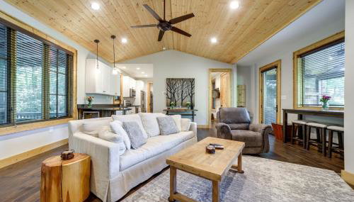 Lakefront Gem with Fire Pit in Chinquapin Resort! - Foto 3