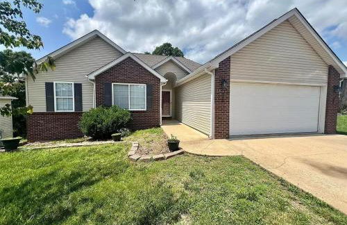 Beautiful 4b and 3b house at Waynesville Fort Leonard Wood MO - Foto 1