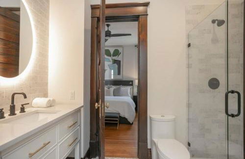 Historic Jewel Walk to Eats & Shops - Foto 24