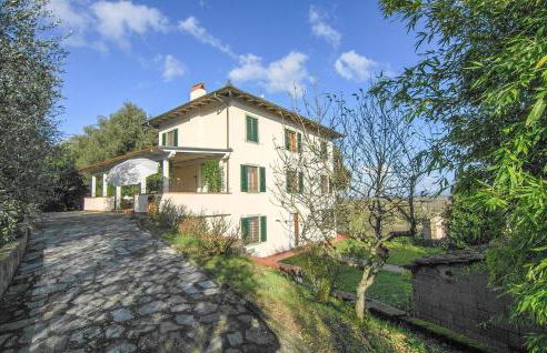 Stunning Home In Castelvecchio Di Comp - Foto 1
