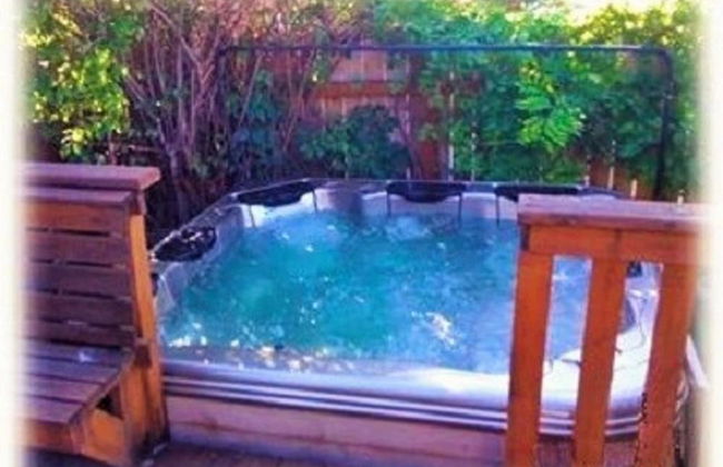 Downtown House with a Big Back Yard - Photo 11