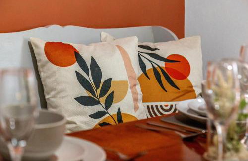 Azalea Apartment Home comforts by the river - Foto 15