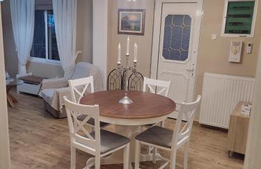 ALICE'S ARt HOUSE - Photo 7
