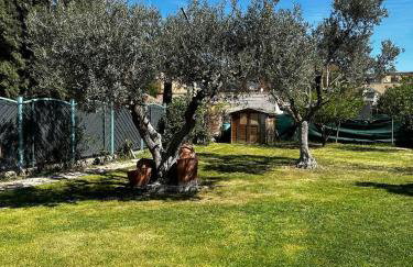 Amplio y Cómodo chalet a 15 minutos del centro con piscina y pistas de tenis - Foto 6