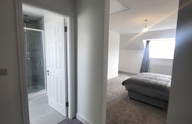 Modern 3-Bed House in Rotherham, WiFi, Garden & Free Parking - Foto 3