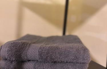 Yellow Home - Photo 22