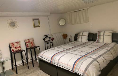 Le repos des escargots - Appartement 3 étoiles - label Qualidog - 1 à 6 personnes avec jardin ombragé et aménagé - Photo 18