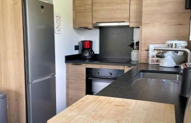 T2 cosy avec terrasse et jardin à Belley - Foto 11